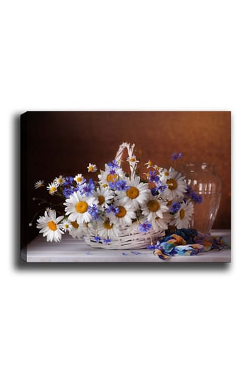 Lerretsbilde 70x100 cm - Vakker bukett med tusenfryd og kornblomster i en kurv - Hvit / Blå / Gul - Interiør - Maleri & posters - Lerretsbilder