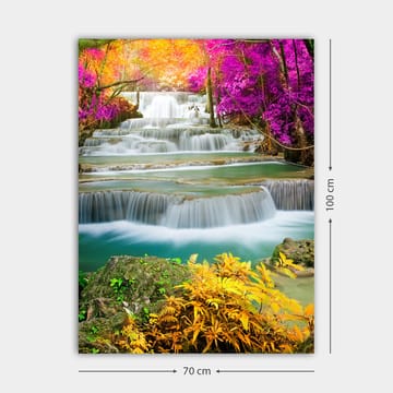 Lerretsbilde 70x100 cm - Vakker foss omgitt av fargerike trær og planter - Lilla / Grønn / Oransje - Interiør - Maleri & posters - Lerretsbilder