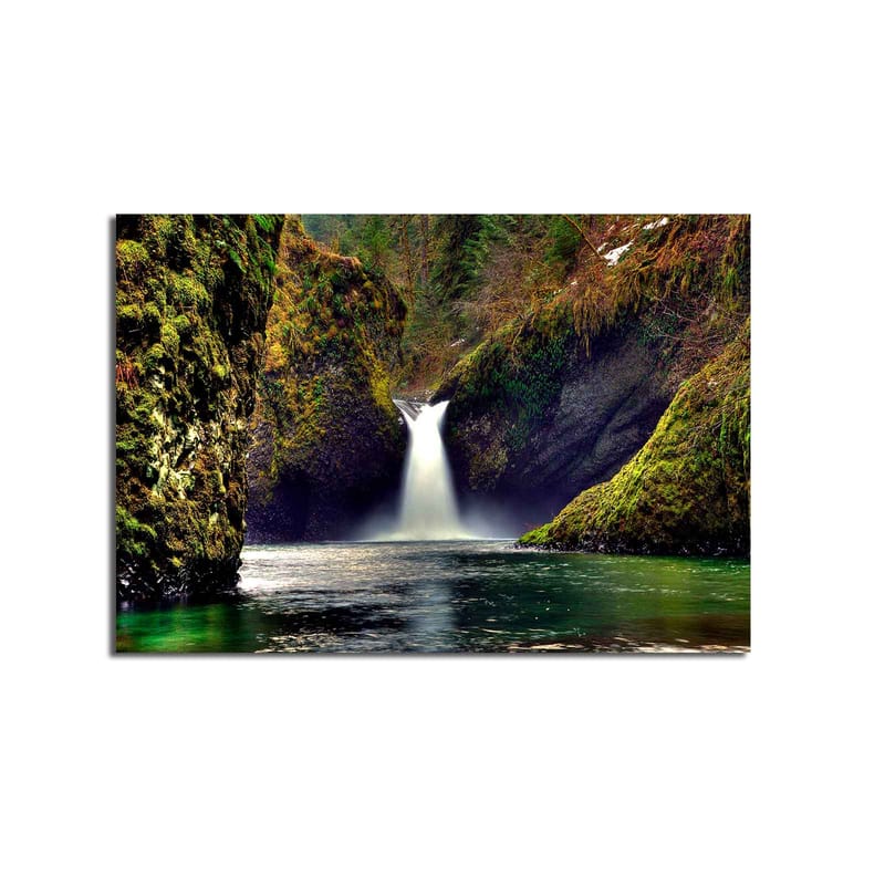 Lerretsbilde 70x100 cm - Vakker foss som renner ned mellom grønne klipper i naturskjønne omgivelser - Grønn / Blå / Brun - Interiør - Maleri & posters - Lerretsbilder