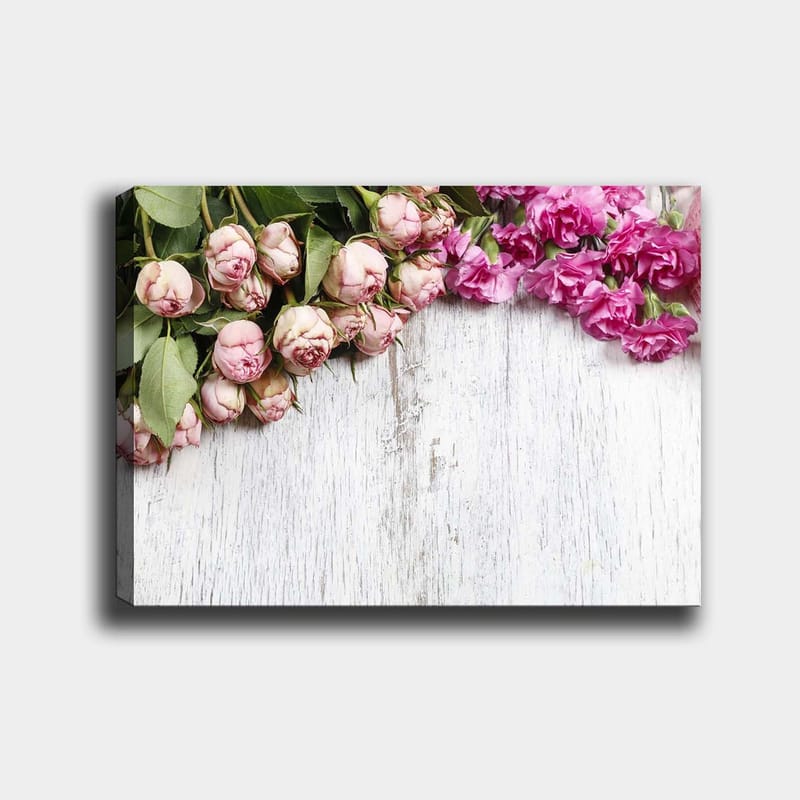 Lerretsbilde 70x100 cm - Vakker komposisjon av roser og nelliker i myke rosa nyanser - Lys rosa / Mørk rosa / Grønn - Interiør - Maleri & posters - Lerretsbilder