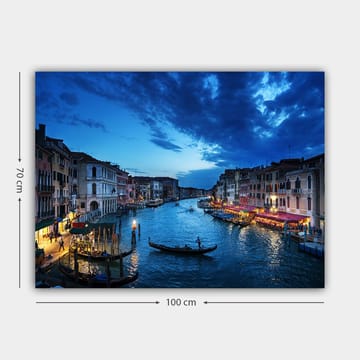 Lerretsbilde 70x100 cm - Vakker utsikt over en kanal i Venezia med gondoler og opplyste restauranter ved vannet - Mørk blå / Lys blå / Beige - Interiør - Maleri & posters - Lerretsbilder