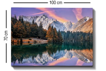 Lerretsbilde 70x100 cm - Vakkert fjellandskap med speilbilde i en innsjø og fargerike høsttrær - Grønn / Oransje / Lilla - Interiør - Maleri & posters - Lerretsbilder