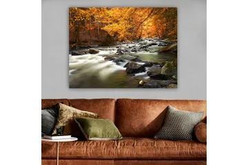 Lerretsbilde 70x100 cm - Vakkert høstlandskap med en rislende bekk omgitt av gyllent og oransje løvverk - Gyllen / Oransje / Grønn - Interiør - Maleri & posters - Lerretsbilder