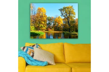 Lerretsbilde 70x100 cm - Vakkert høstlandskap med fargerike trær og en speilblank innsjø - Gyllen gul / Grønn / Blå - Interiør - Maleri & posters - Lerretsbilder