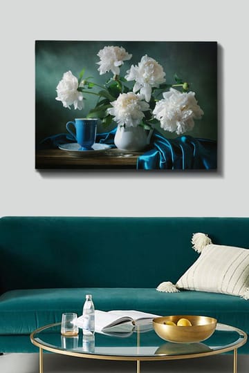 Lerretsbilde 70x100 cm - Vakkert stilleben med hvite peoner i en vase og en blå kopp på et bord - Hvit / Blå / Grønn - Interiør - Maleri & posters - Lerretsbilder