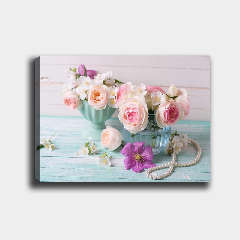 Lerretsbilde 70x100 cm - Vakre blomster i pastellfargede skåler med en romantisk følelse, Lys rosa / Mintgrønn / Lilla
