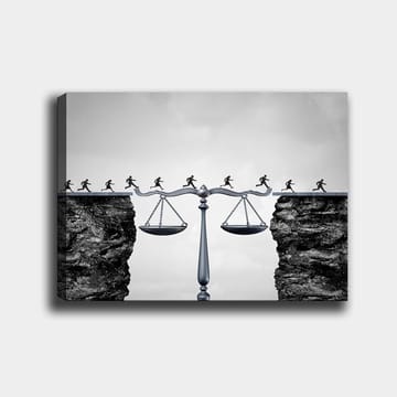 Lerretsbilde 70x100 cm - Vekter som symboliserer rettferdighet, med små figurer som løper over en avgrunn - Svart / Grå / Sølv - Interiør - Maleri & posters - Lerretsbilder