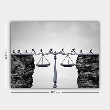 Lerretsbilde 70x100 cm - Vekter som symboliserer rettferdighet, med små figurer som løper over en avgrunn - Svart / Grå / Sølv - Interiør - Maleri & posters - Lerretsbilder