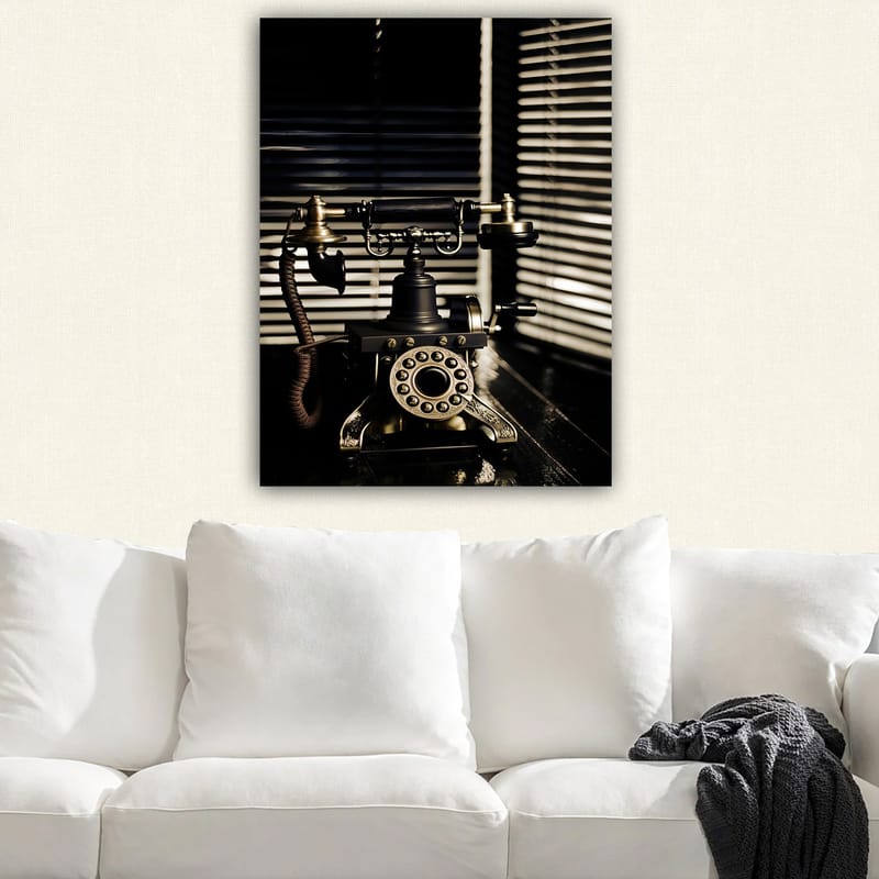 Lerretsbilde 70x100 cm - Vintage telefon med metalldetaljer og et elegant design - Svart / Gull / Brun - Interiør - Maleri & posters - Lerretsbilder