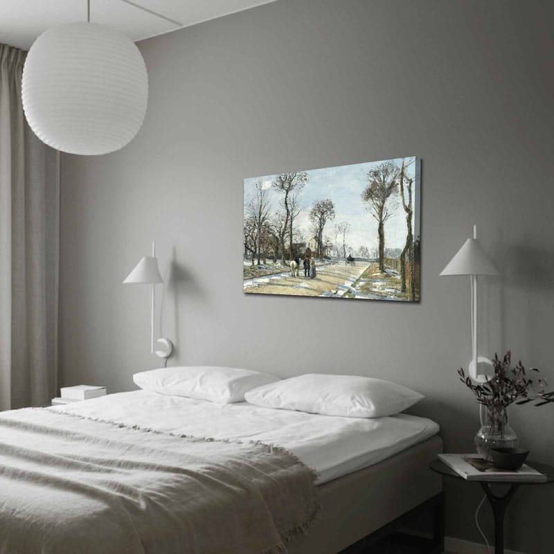 Lerretsbilde 70x100 cm - Vinterlandskap med folk som går langs en snødekt vei omgitt av trær - Grå / Hvit / Brun - Interiør - Maleri & posters - Lerretsbilder