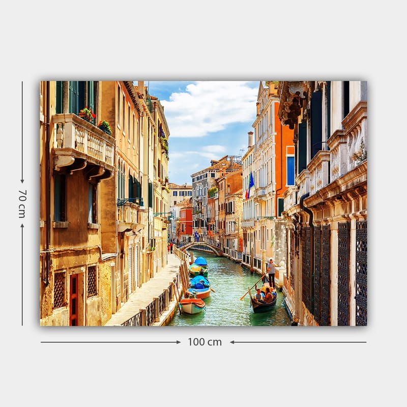 Lerretsbilde 70x100 cm - Pittoresk kanal i Venezia med fargerike bygninger og båter - Terrakotta / Blå / Grønn - Interiør - Maleri & posters - Lerretsbilder