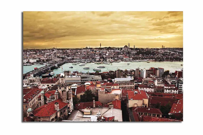 Lerretsbilde 70x100 cm - Panoramautsikt over Istanbul med tegltak og en glitrende vannoverflate, Rød / Turkis / Gull