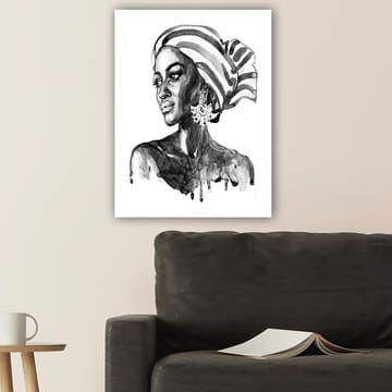 Lerretsbilde 70x100 cm - Portrett av en kvinne med mønstret hodeskjerf og elegante smykker - Svart / Hvit - Interiør - Maleri & posters - Lerretsbilder