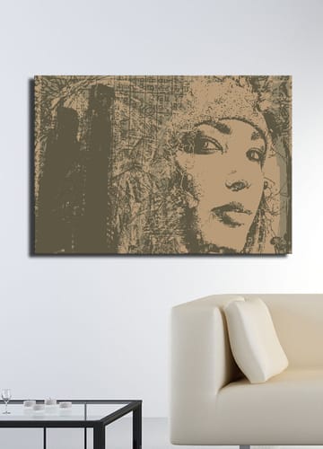 Lerretsbilde 70x100 cm - Portrett av en kvinne med et mystisk og uttrykksfullt blikk - Beige / Brun - Interiør - Maleri & posters - Lerretsbilder