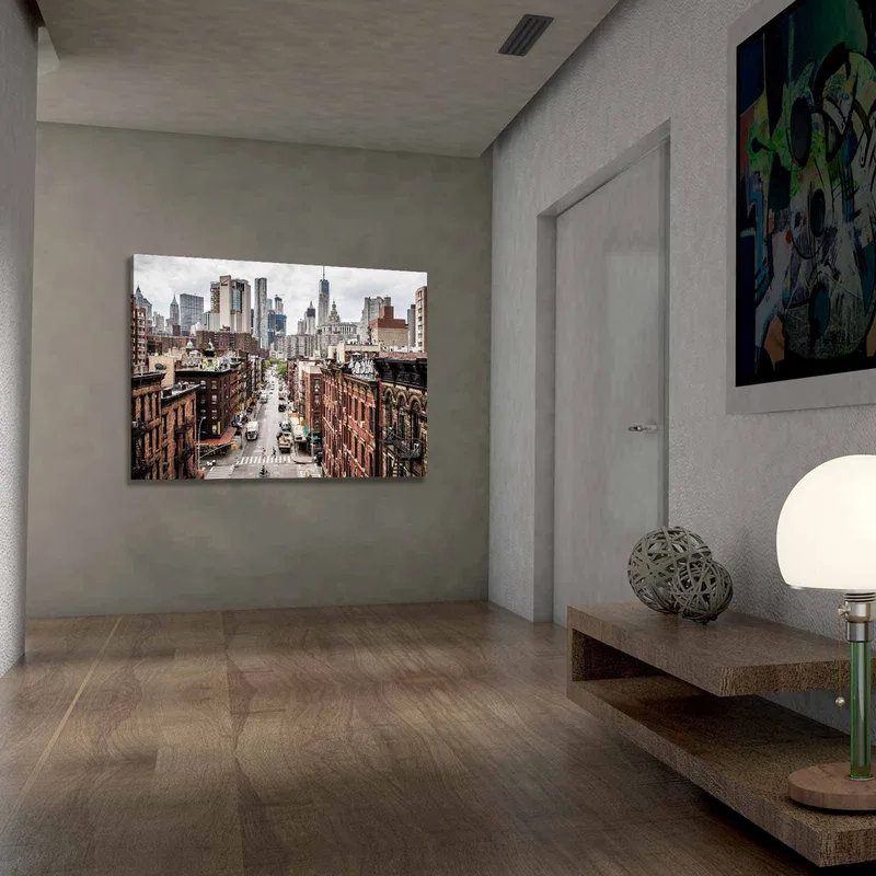 Lerretsbilde 70x100 cm - Panoramautsikt over en by med høye bygninger og travle gater - Mørk rød / Grå / Beige - Interiør - Maleri & posters - Lerretsbilder