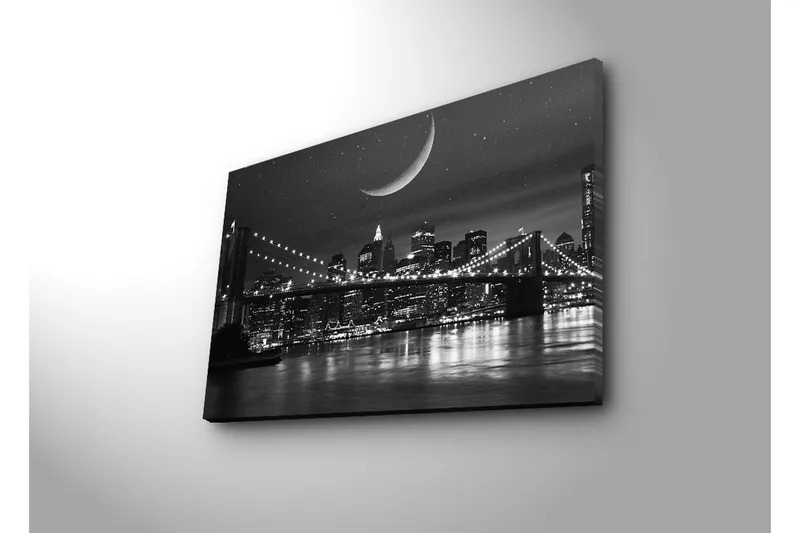 Lerretsbilde 70x45 cm - Svart-hvitt bybilde med en bro og en halvmåne over skyline - Svart / Hvit / Grå - Interiør - Maleri & posters - Lerretsbilder