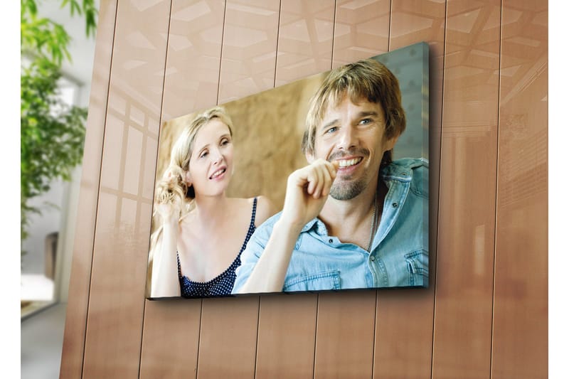 Lerretsbilde 70x45 cm - Portrett av to personer i en avslappet samtale - Hudtone / Lys blå / Beige - Interiør - Maleri & posters - Lerretsbilder