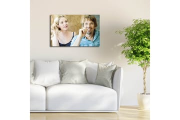 Lerretsbilde 70x45 cm - Portrett av to personer i en avslappet samtale - Hudtone / Lys blå / Beige - Interiør - Maleri & posters - Lerretsbilder