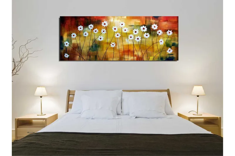 Lerretsbilde 80x30 cm - Blomstereng med hvite blomster og røde sentre på en fargerik bakgrunn - Hvit / Rød / Oransje - Interiør - Maleri & posters - Lerretsbilder