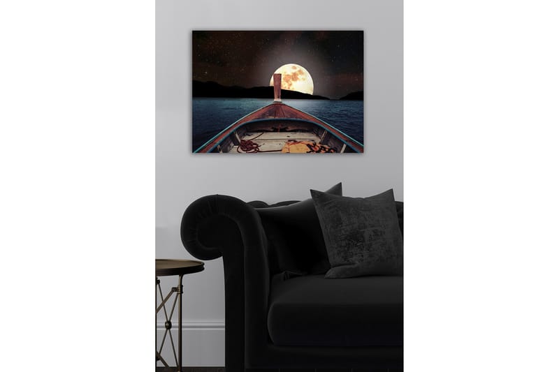 Lerretsbilde - Båt som navigerer mot en stor fullmåne over en rolig innsjø - Mørk blå / Grå / Oransje - Interiør - Maleri & posters - Lerretsbilder