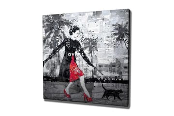 Lerretsbilde - Elegant kvinne i rød kjole med svart katt i urbane omgivelser - Rød / Svart / Grå - Interiør - Maleri & posters - Lerretsbilder