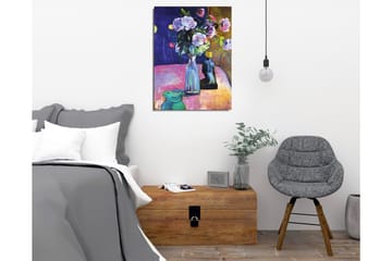 Lerretsbilde - Fargerik blomsterbukett i en vase med en skulptur i bakgrunnen - Lilla / Grønn / Rosa - Interiør - Maleri & posters - Lerretsbilder