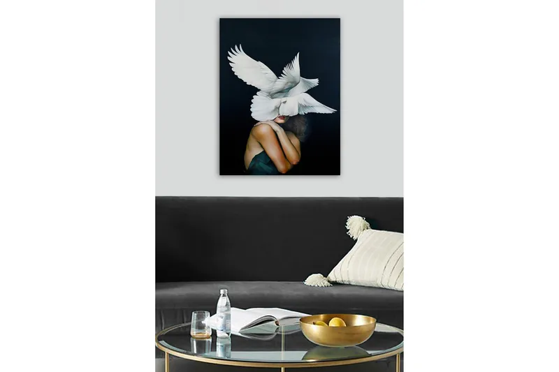 Lerretsbilde - Fugler som svever over en kvinne med bar skulder - Hvit / Svart / Hudfarge - Interiør - Maleri & posters - Lerretsbilder