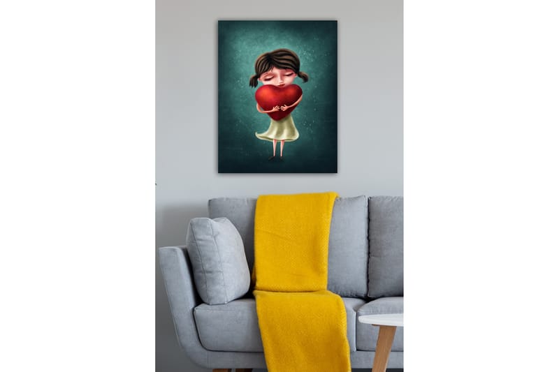 Lerretsbilde - Jente som holder et stort rødt hjerte - Rød / Grønn / Beige - Interiør - Maleri & posters - Lerretsbilder