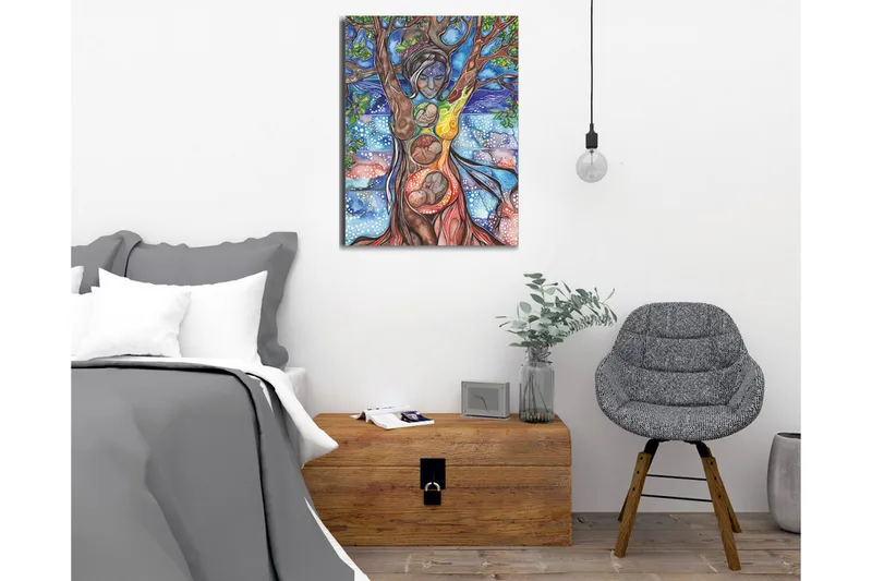 Lerretsbilde - Kvinnelig figur som forener menneske og natur gjennom treets røtter og grener - Grønn / Blå / Brun - Interiør - Maleri & posters - Lerretsbilder