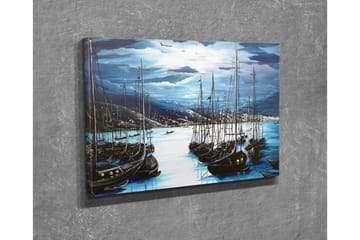 Lerretsbilde - Mørke seilbåter i en stille havn under en dramatisk himmel - Mørk blå / Svart / Lys blå - Interiør - Maleri & posters - Lerretsbilder