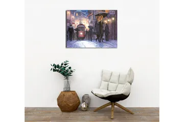 Lerretsbilde - Mørkt bybilde med en gammeldags trikk og folk med paraplyer i snøfall - Mørk blå / Rød / Grå - Interiør - Maleri & posters - Lerretsbilder