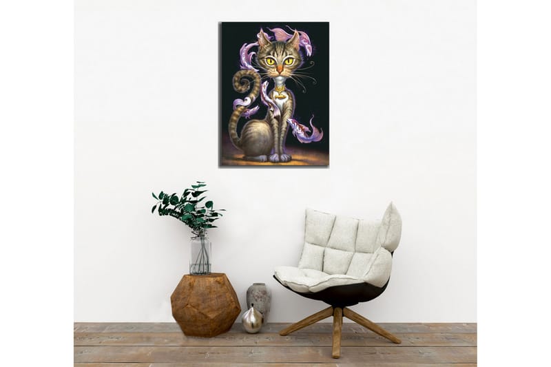 Lerretsbilde - Magisk katt med store gule øyne og virvlende dekorativ fisk rundt kroppen - Svart / Lilla / Brun - Interiør - Maleri & posters - Lerretsbilder