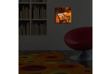 Lerretsbilde med LED-belysning 28x28 cm - Benker omgitt av høstblader i varme farger - Oransje / Brun - Interiør - Maleri & posters - Lerretsbilder