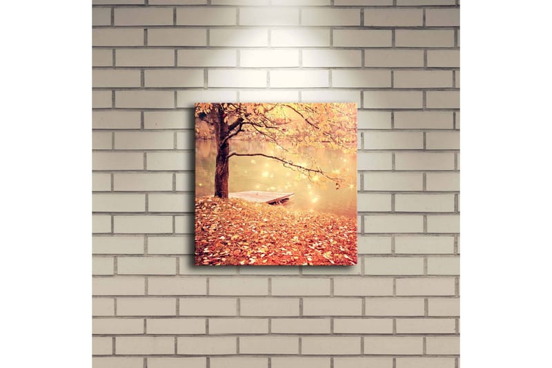 Lerretsbilde med LED-belysning 28x28 cm - Vakker høstscene med et tre og en båt ved en speilblank innsjø - Oransje / Gull / Brun - Interiør - Maleri & posters - Lerretsbilder
