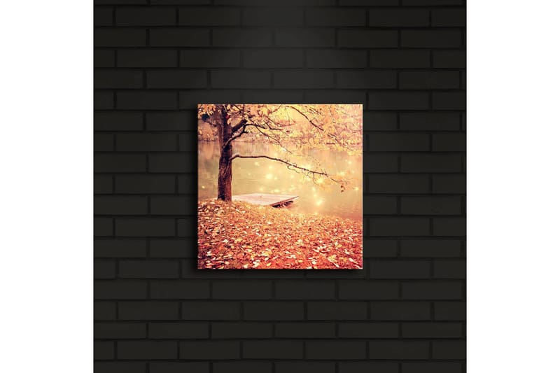 Lerretsbilde med LED-belysning 28x28 cm - Vakker høstscene med et tre og en båt ved en speilblank innsjø - Oransje / Gull / Brun - Interiør - Maleri & posters - Lerretsbilder