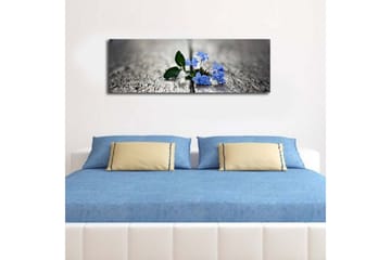 Lerretsbilde med LED-belysning 30x90 cm - Blomster som vokser mellom sprekker i en treflate - Blå / Grønn / Grå - Interiør - Maleri & posters - Lerretsbilder