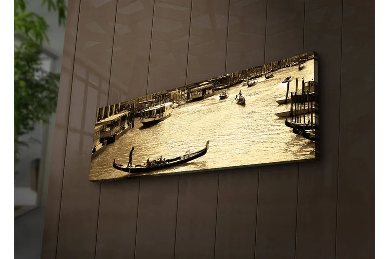 Lerretsbilde med LED-belysning 30x90 cm - Gondol på en speillignende kanal i et urbant miljø - Gull / Brun / Svart - Interiør - Maleri & posters - Lerretsbilder