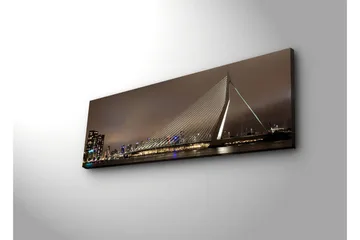 Lerretsbilde med LED-belysning 30x90 cm - Moderne brokonstruksjon med byens skyline i bakgrunnen - Mørk blå / Grå / Hvit - Interiør - Maleri & posters - Lerretsbilder