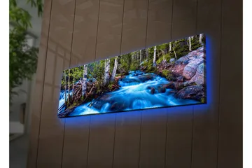 Lerretsbilde med LED-belysning 30x90 cm - Rennende vann i et naturskjønt miljø med trær rundt - Blå / Grønn / Brun - Interiør - Maleri & posters - Lerretsbilder