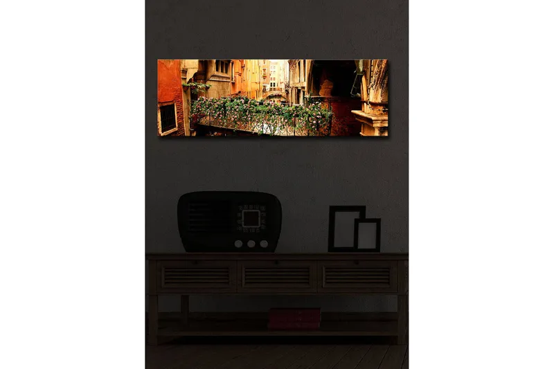 Lerretsbilde med LED-belysning 30x90 cm - Sjarmerende balkong med blomster i en venetiansk bakgate - Terrakotta / Grønn / Rosa - Interiør - Maleri & posters - Lerretsbilder