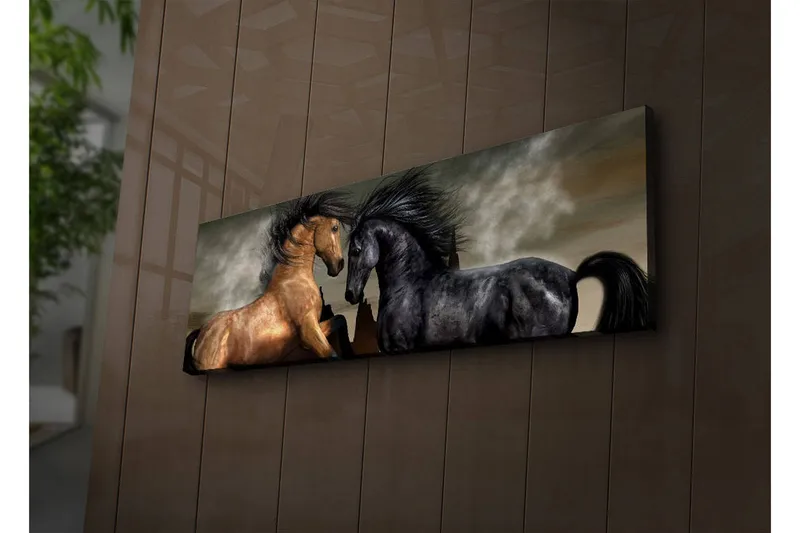 Lerretsbilde med LED-belysning 30x90 cm - To hester som møtes i en kraftfull og dramatisk komposisjon - Gull / Svart / Grå - Interiør - Maleri & posters - Lerretsbilder