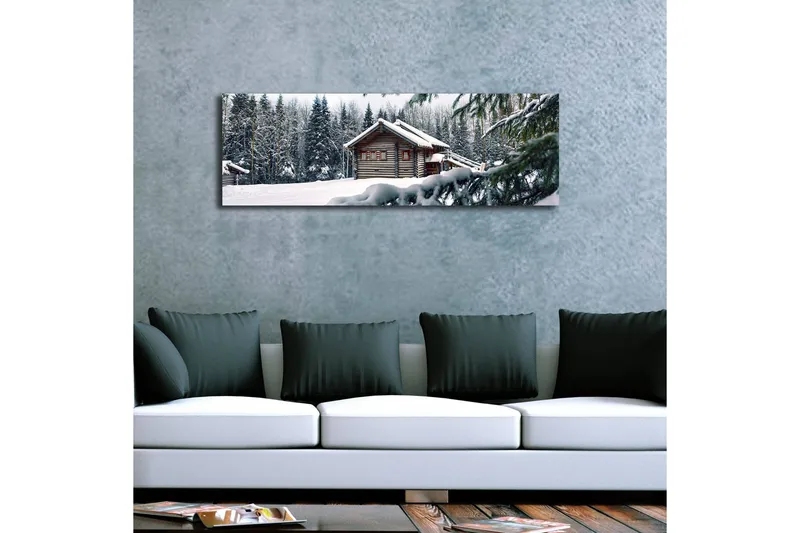 Lerretsbilde med LED-belysning 30x90 cm - Vinterlandskap med hytte omgitt av snø og grantrær - Hvit / Grønn / Brun - Interiør - Maleri & posters - Lerretsbilder
