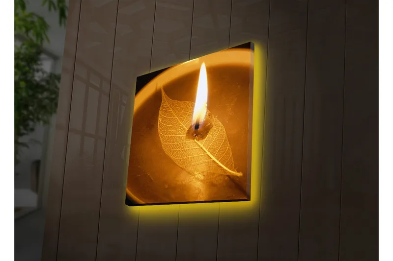 Lerretsbilde med LED-belysning 40x40 cm - Brennende stearinlys over et blad i en bolle - Gull / Brun / Beige - Interiør - Maleri & posters - Lerretsbilder