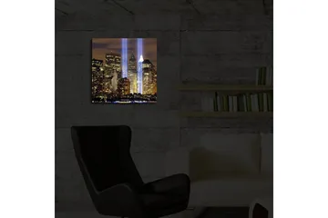 Lerretsbilde med LED-belysning 40x40 cm - Bylandskap med lysstråler som symboliserer minnet om tapte liv - Gull / Blå / Svart - Interiør - Maleri & posters - Lerretsbilder