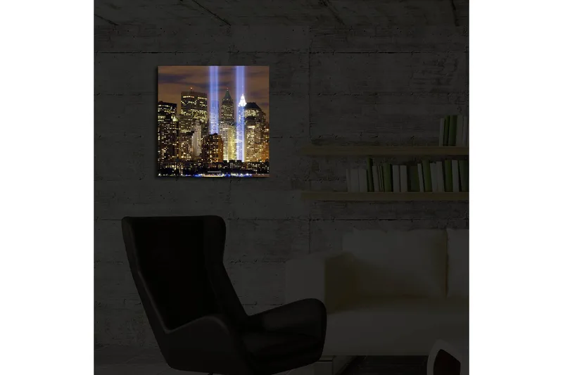 Lerretsbilde med LED-belysning 40x40 cm - Bylandskap med lysstråler som symboliserer minnet om tapte liv - Gull / Blå / Svart - Interiør - Maleri & posters - Lerretsbilder