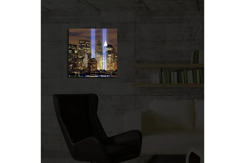 Lerretsbilde med LED-belysning 40x40 cm - Bylandskap med lysstråler som symboliserer minnet om tapte liv - Gull / Blå / Svart - Interiør - Maleri & posters - Lerretsbilder