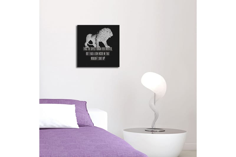 Lerretsbilde med LED-belysning 40x40 cm - Hvit løvefigur mot svart bakgrunn med inspirerende tekst - Hvit / Svart - Interiør - Maleri & posters - Lerretsbilder