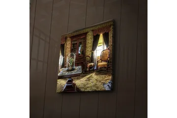 Lerretsbilde med LED-belysning 40x40 cm - Innbydende interiør med antikke møbler og blomster under glassmontre - Gull / Brun / Grønn - Interiør - Maleri & posters - Lerretsbilder