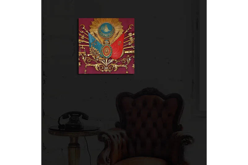 Lerretsbilde med LED-belysning 40x40 cm - Ornamentert skjold med symboler og våpen i historisk stil - Rød / Gull / Blå - Interiør - Maleri & posters - Lerretsbilder