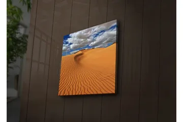 Lerretsbilde med LED-belysning 40x40 cm - Sanddyner under en blå himmel med skyer - Oransje / Blå / Hvit - Interiør - Maleri & posters - Lerretsbilder